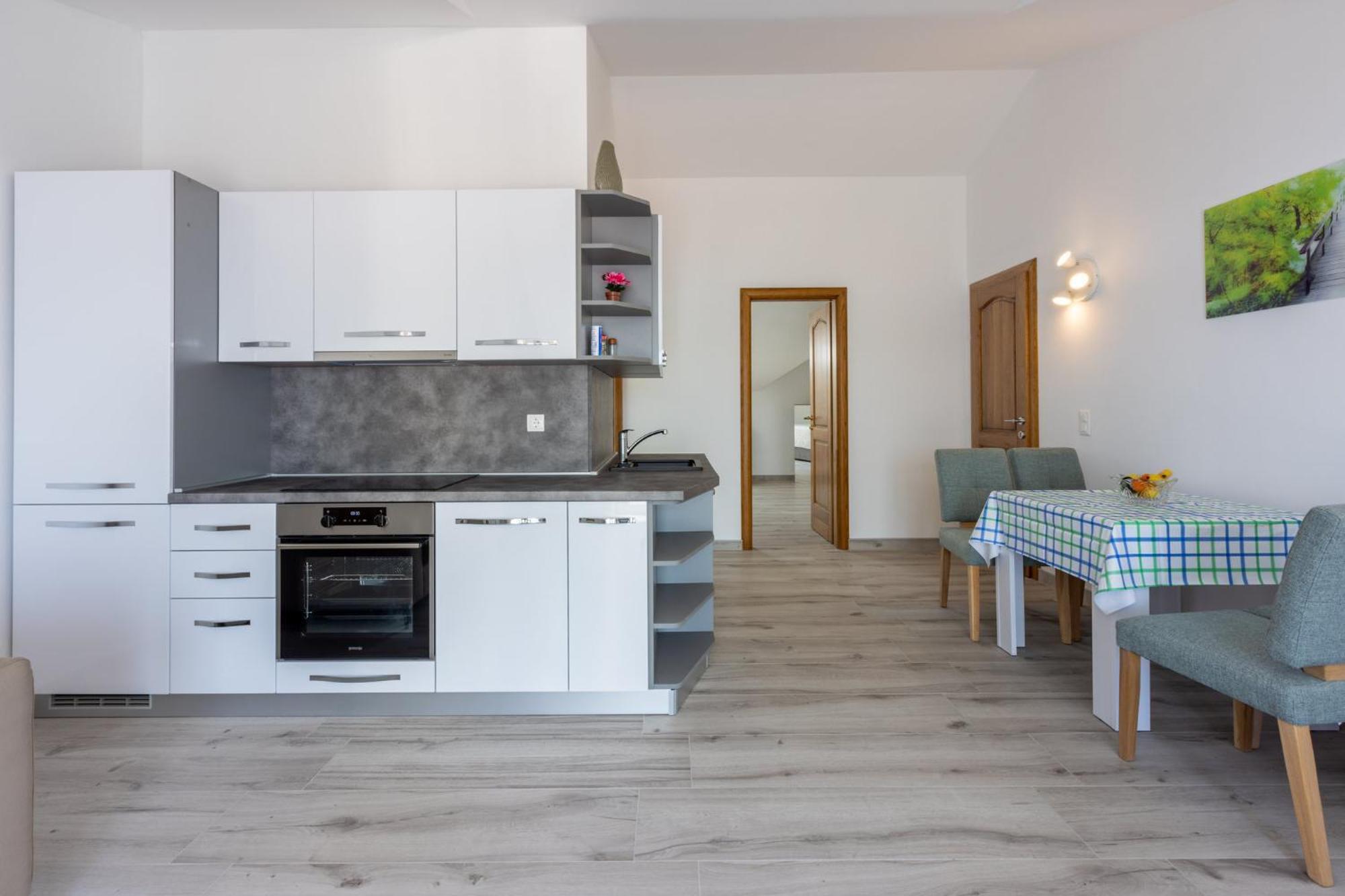 Apartments Sunshine D Цриквеница Экстерьер фото